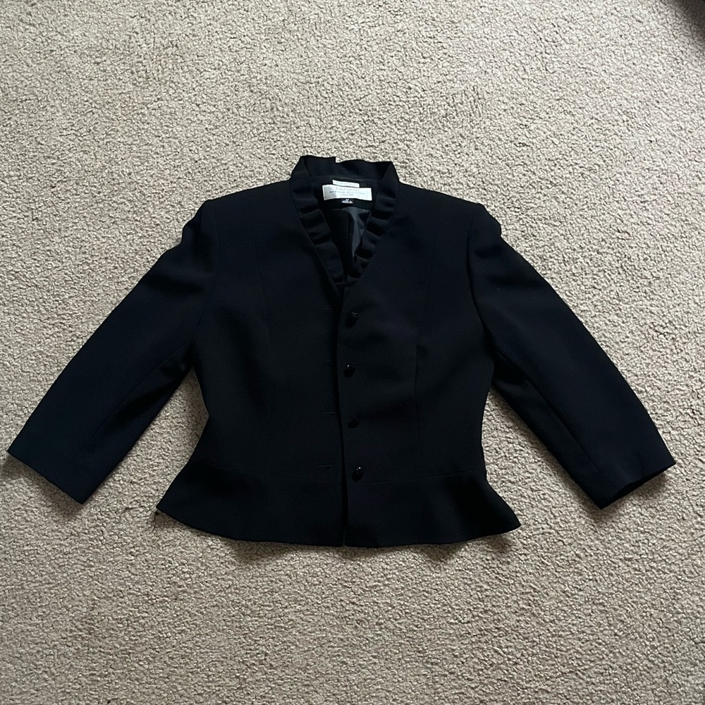 Tahari Black Women's Peplum Jacket